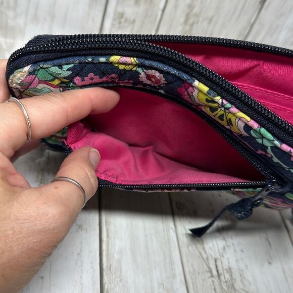 Vera Bradley Petal Paisley Wristlet Wallet Tech Case - Picture 4 of 6